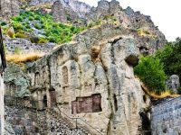 10 arsye për të vizituar Armeninë dhe manastiri misterioz në shkëmb