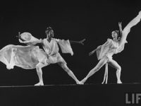 Gjon Milli, nga vizatimet me dritë te vallet shqiptare në festat e Amerikës së viteve 1960″
