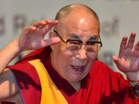 Asgjë nuk ka më mirë: Recetën e Dalai Lamës për lumturinë e ka vërtetuar edhe shkenca!