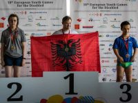 Djaloshi me sindromën Down i sjell Shqipërisë medalje ari në not