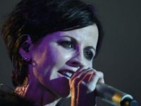 Vdes në moshën 46 vjeçare këngëtarja e The Cranberries, Dolores O’Riordan