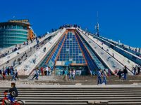 Shqipëria është një çmendinë e madhe, këtu po s’pate mik apo para je i mbaruar!